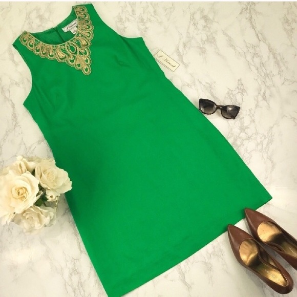 J Howard Dresses & Skirts - 🆕J Howard - Kelly Green Dress/ Gold Detailing♣️